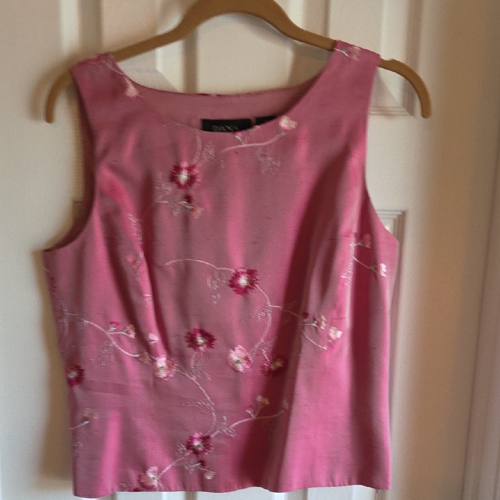Dana Buchman Beautifully Embroidered Pink Silk Floral Women's Blouse